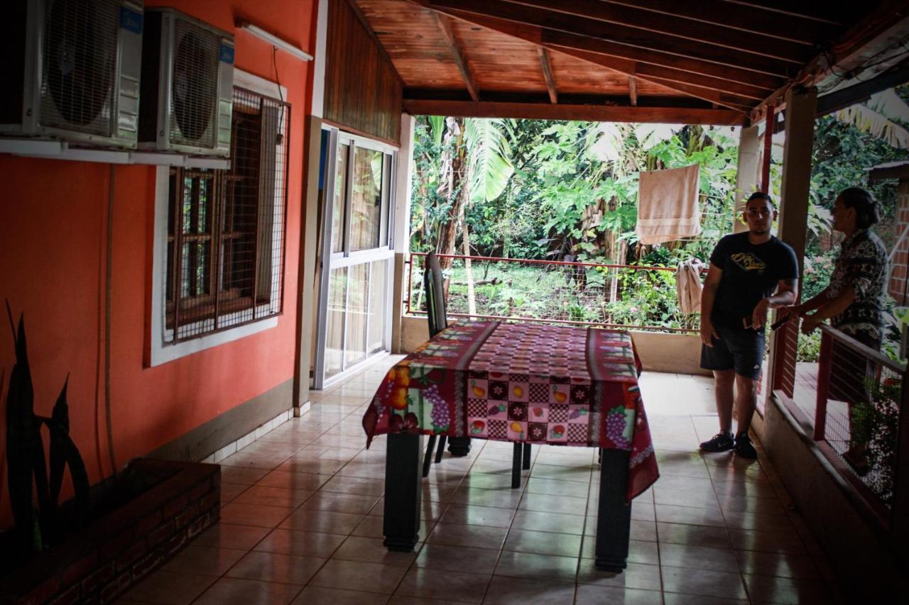 Hostel Haus ปูแอร์โตอีกวาซู ภายนอก รูปภาพ