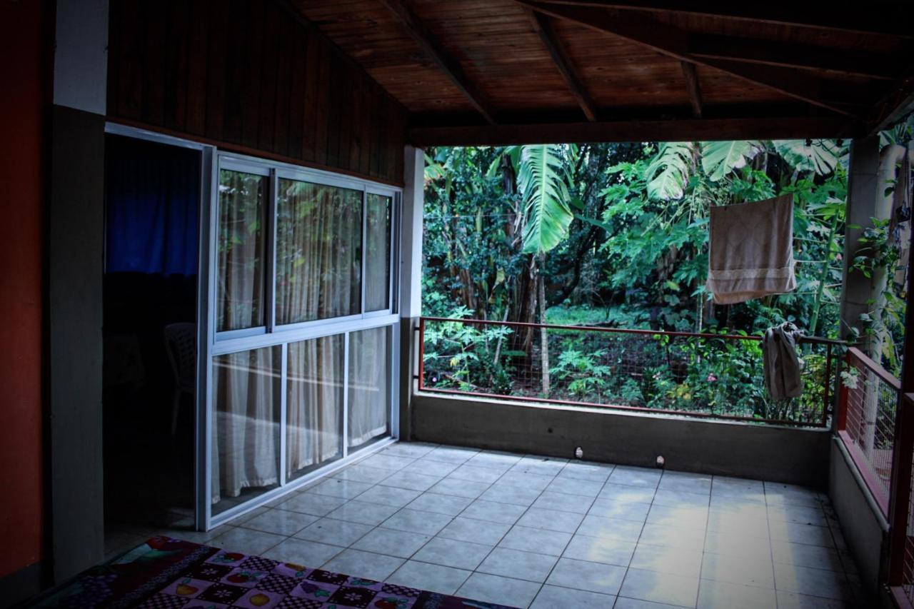 Hostel Haus ปูแอร์โตอีกวาซู ภายนอก รูปภาพ