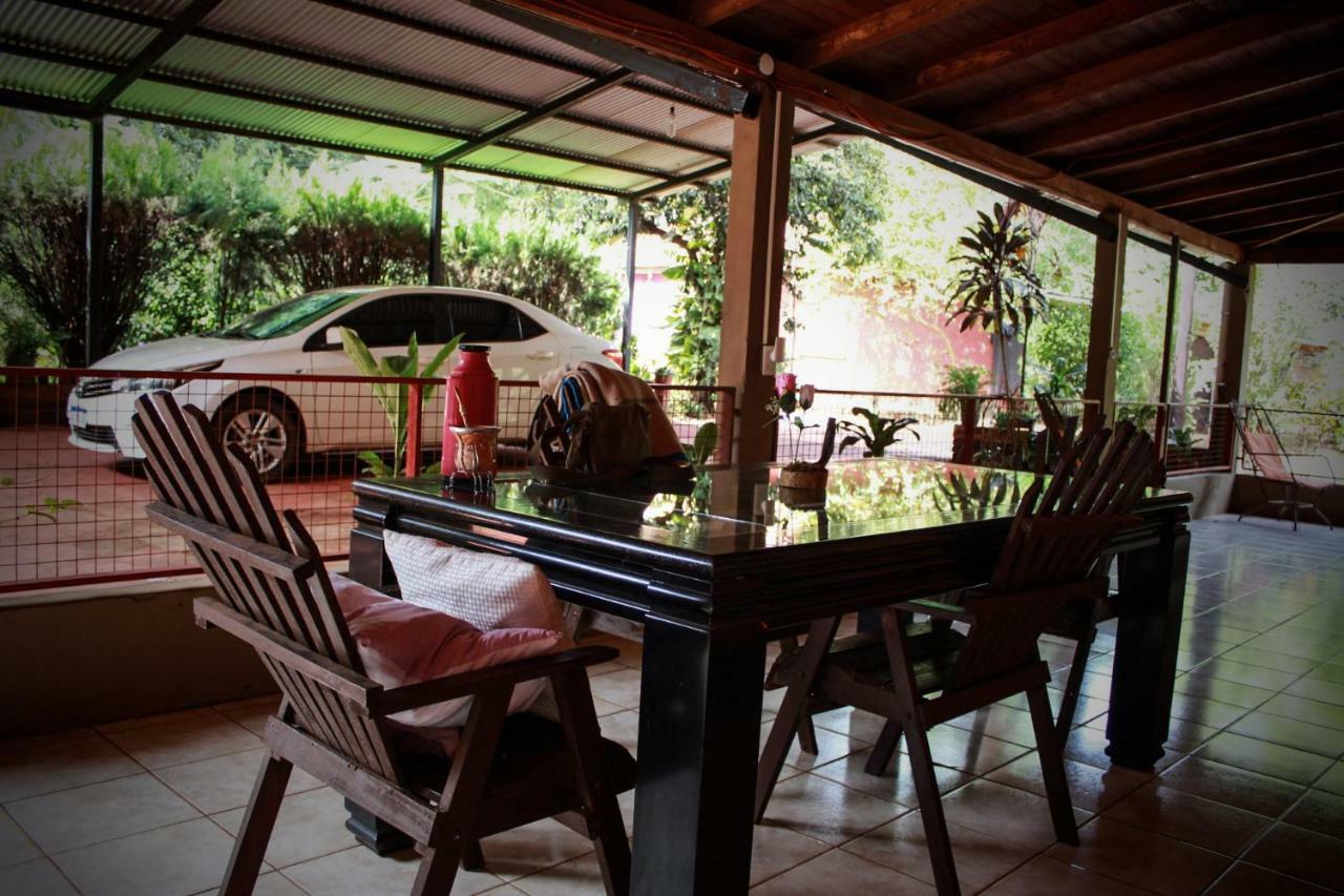 Hostel Haus ปูแอร์โตอีกวาซู ภายนอก รูปภาพ