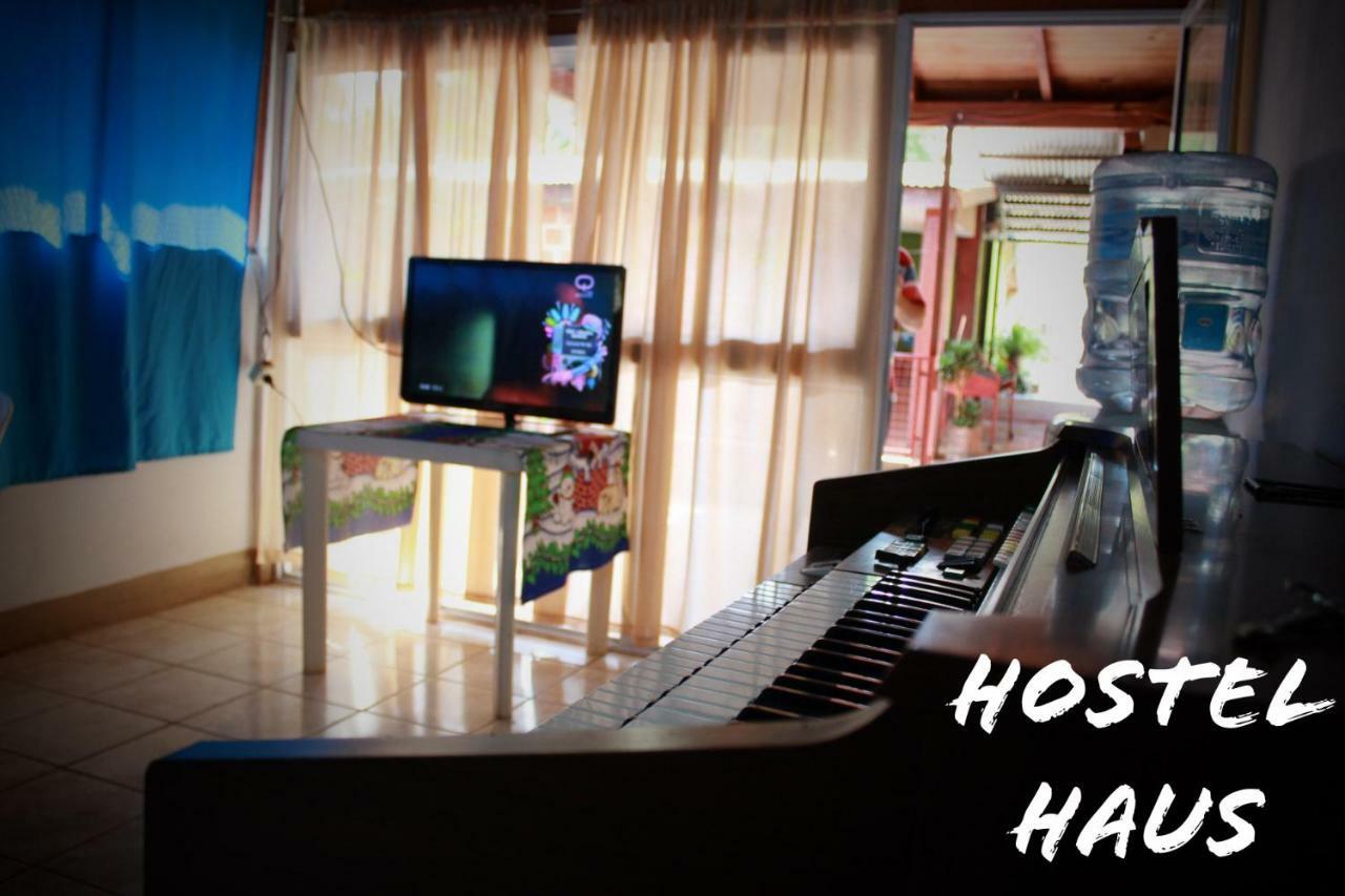 Hostel Haus ปูแอร์โตอีกวาซู ภายนอก รูปภาพ